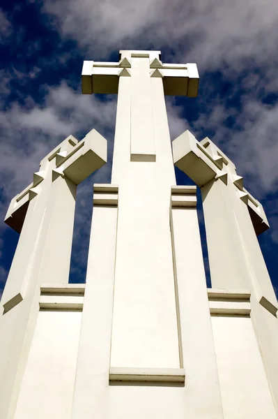 Три хрести на фоні неба — стокове фото
