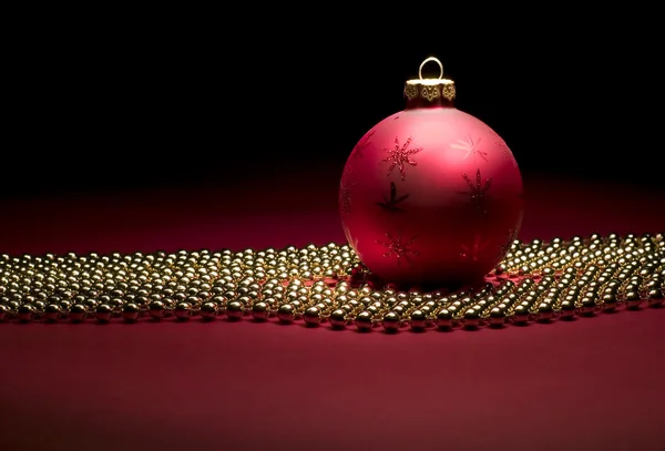 Bollar och jul leksak — Stockfoto