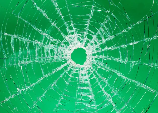 フロント ガラスの壊れた車のガラス — ストック写真