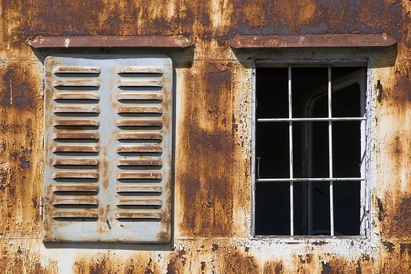 Rostige Fenster — Stockfoto