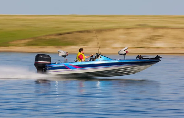Скорость лодки — стоковое фото