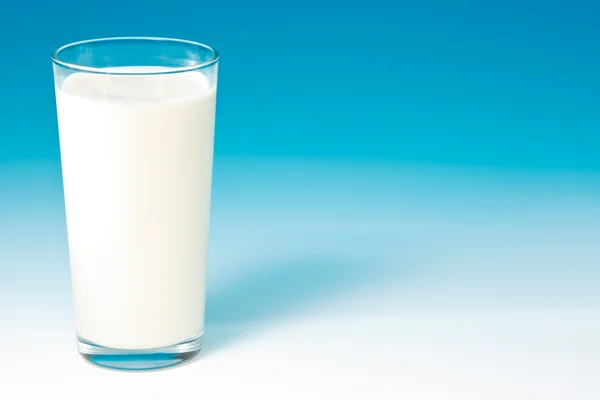 クールな新鮮な牛乳 — ストック写真