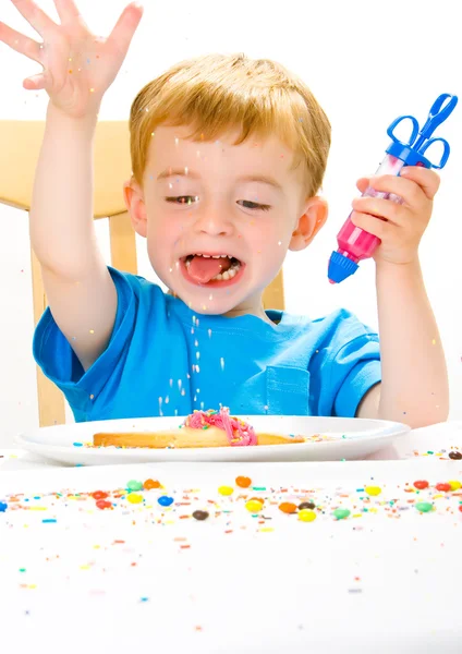 Pişmiş bisküvi dekorasyon çocuk — Stok fotoğraf