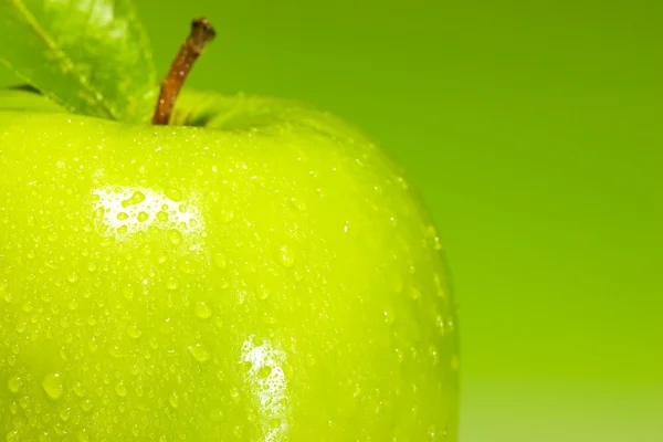 Färska gröna äpplen — Stockfoto