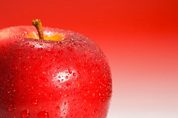 Roter Apfel aus nächster Nähe — Stockfoto