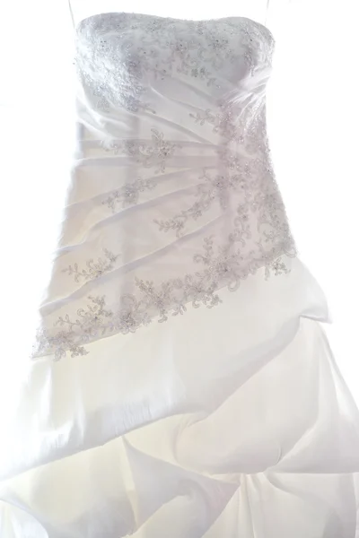 Detail svatební šaty visí — Stock fotografie