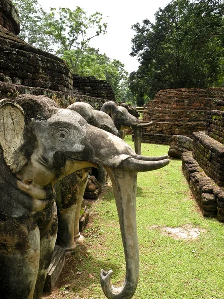 Elefant de piatră — Fotografie, imagine de stoc