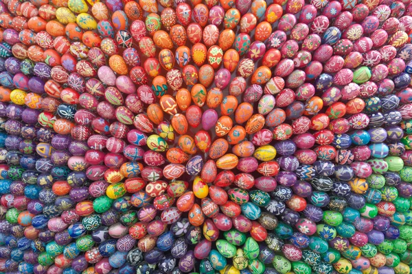 Färgglada handmålade påskägg — Stockfoto