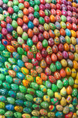 renkli el boyalı Paskalya yumurtaları