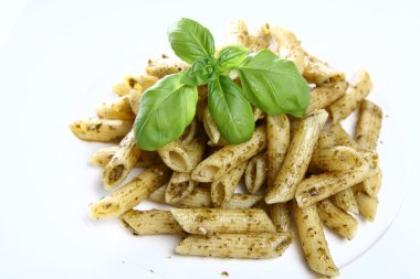 Penne pesto ile