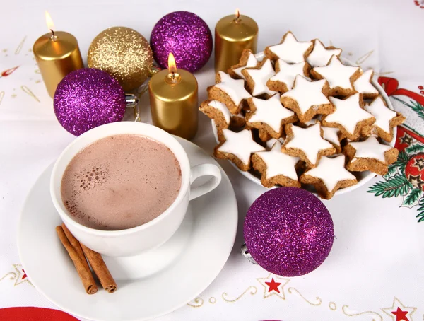 Sıcak çikolata ve Noel kurabiyeleri — Stok fotoğraf