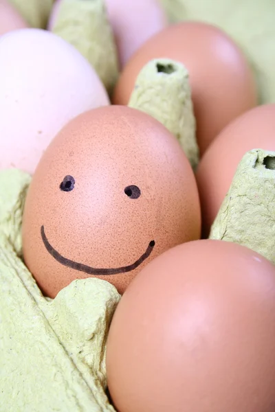 Huevo sonriente — Foto de Stock