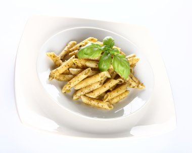 Penne pesto ile