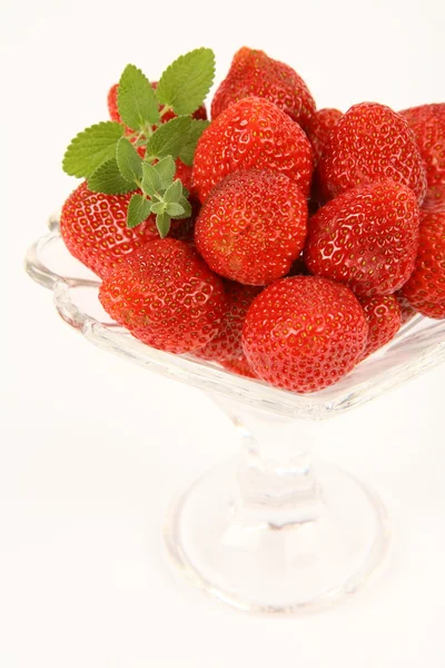 Fresas en una taza —  Fotos de Stock