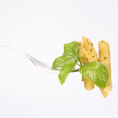 Penne pesto ile