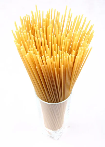 Ruwe spaghetti — Stockfoto