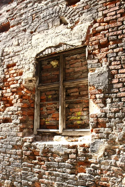 古い木製の窓 — ストック写真
