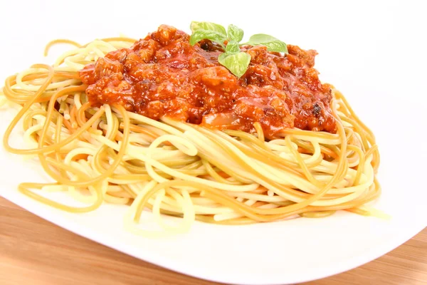 Färgglada spaghetti bolognese — Stockfoto