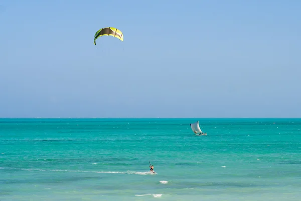 Kitesurfing v laguně — Stock fotografie