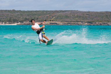 Kitesurf lagün içinde