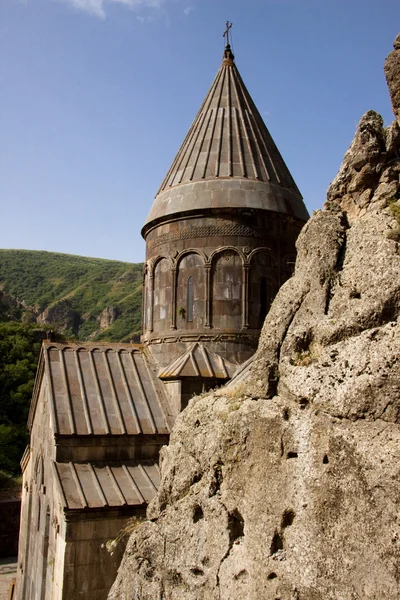 Staré monastyr klášter geghard - Arménie — Stock fotografie