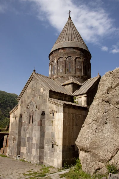 Staré monastyr klášter geghard — Stock fotografie