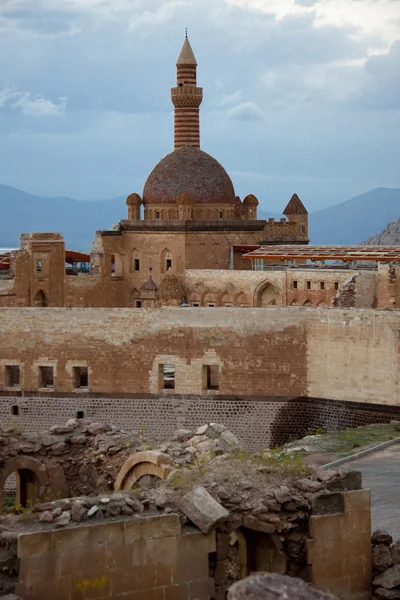 Старый замок - Дворец Исхак-паши — стоковое фото