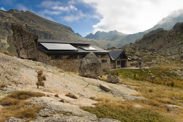 Refugio de Jucla, Andorra, Pirineos — Foto de Stock