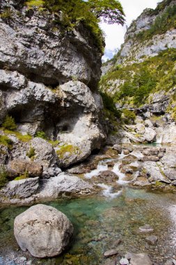 nehir bellos, kanyon anisclo - İspanya