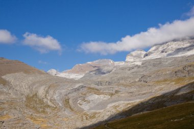 Monte perdido üzerinde göster