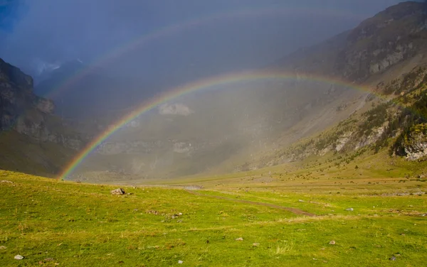 Rainbow over Ordesa Canyon — Stock Photo, Image