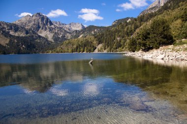 Sant maurici Gölü - pyrenees. yaz günü