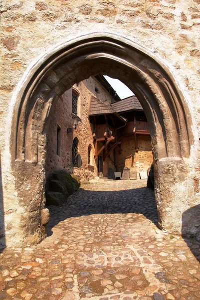 Detail of entrance into loket castl — Stock Photo, Image