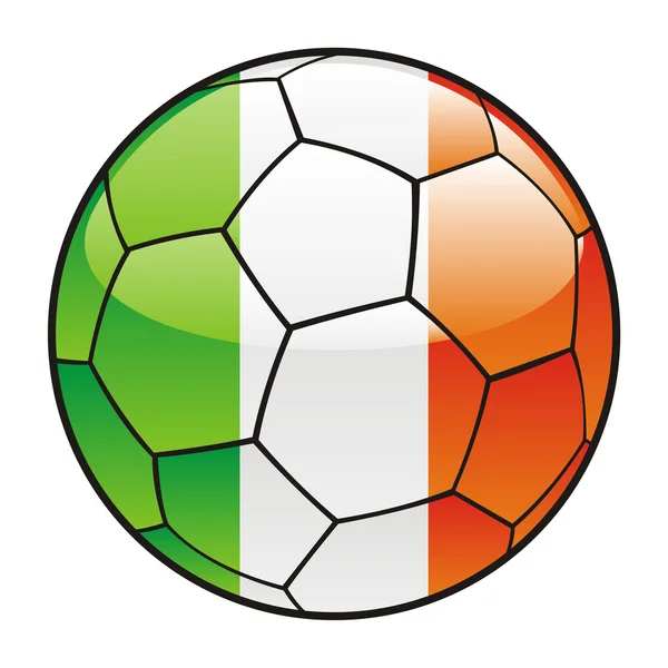 Bandeira da Irlanda na bola de futebol — Vetor de Stock