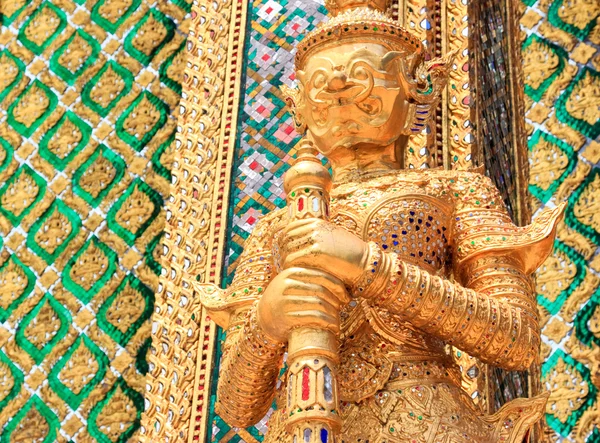 Golden demon staty templet dekoration, b — Stockfoto