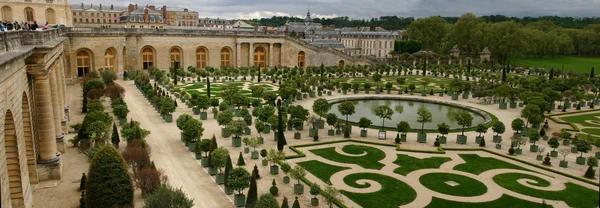 Широка панорама знаменитих версалів — стокове фото