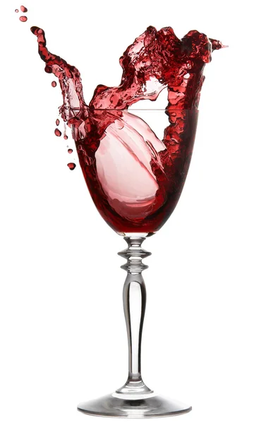 Egy pohár vörös bor vágógörbével ömlött a fehér nackgrou — Stock Fotó