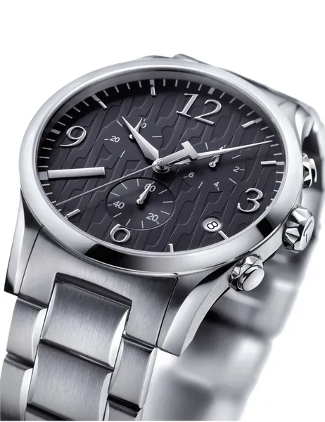 Schicke Armbanduhr auf weißem Hintergrund — Stockfoto