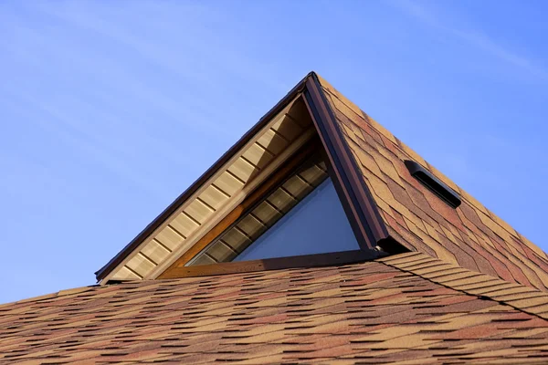 Крыша дома — стоковое фото