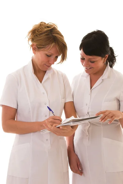 Twee jonge verpleegsters — Stockfoto