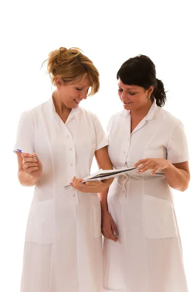 Dois enfermeiros que trabalham — Fotografia de Stock