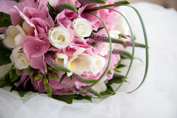 Beautiful wedding bouquet — Stock Photo, Image