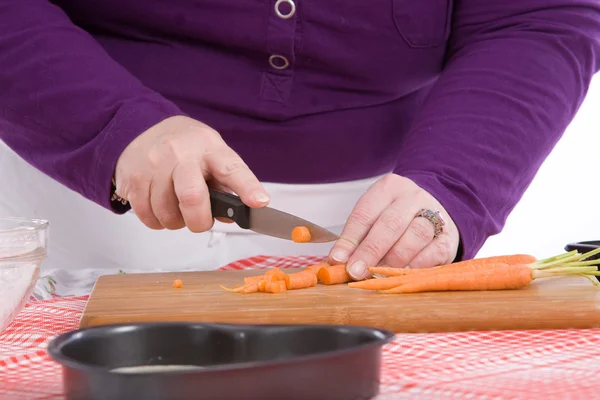 Chopping carrots — Stock Photo, Image