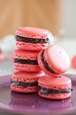 Çikolata dolgulu macarons