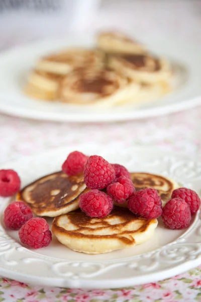 Raspberry pancakes — Stock Photo, Image