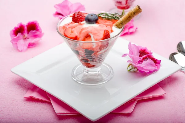Fresh dessert — Stock Photo, Image
