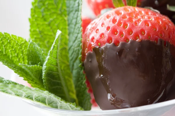 Morango de chocolate — Fotografia de Stock
