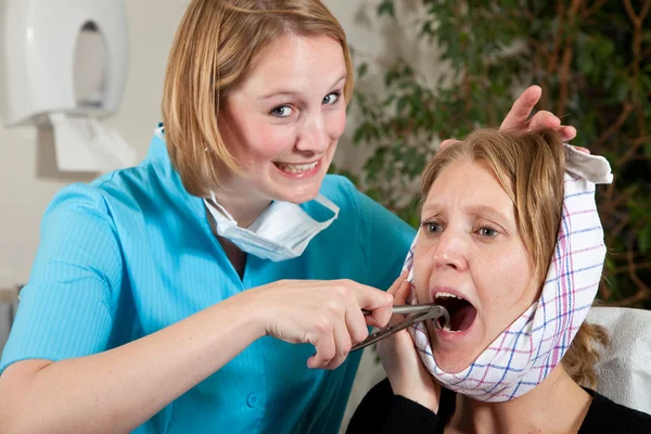 Dentista sádico — Foto de Stock
