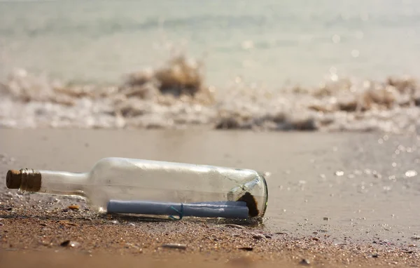 Letter in a bottle — Stock Photo, Image