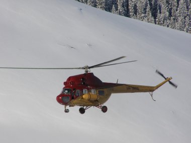 Helikopter karşı bir yamaç